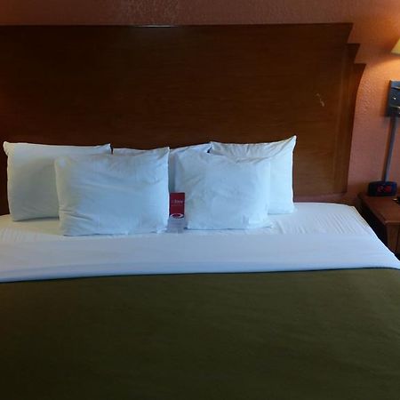 Econo Lodge Mcpherson Esterno foto