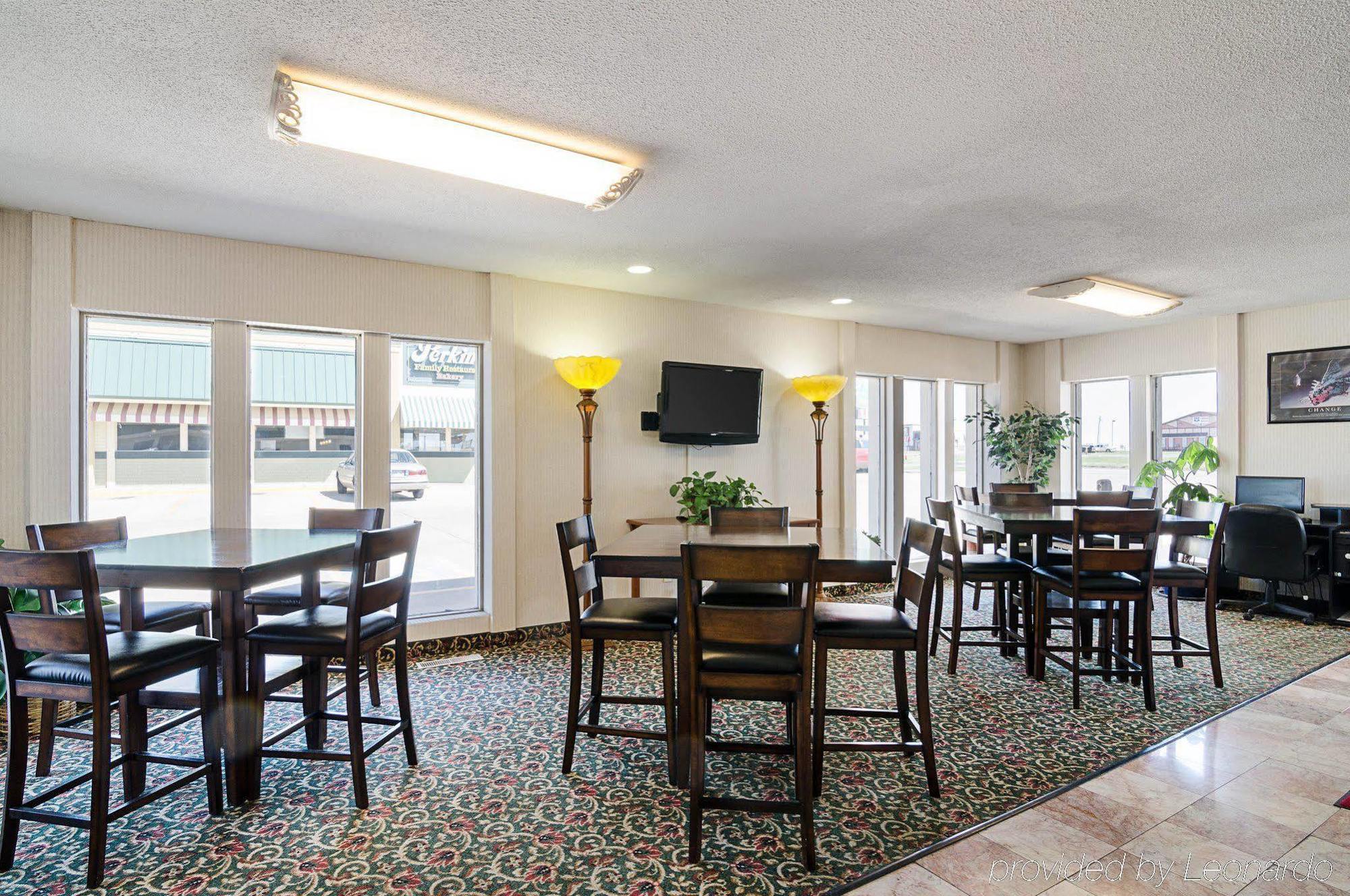 Econo Lodge Mcpherson Esterno foto